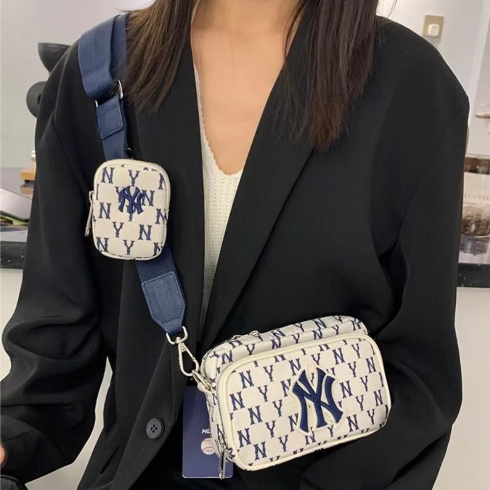 【商场同款】MLB 男女斜挎包复古老花单肩包运动休闲背包22春季新款 3ACRS012N-50CRS 白色-友阿海外购